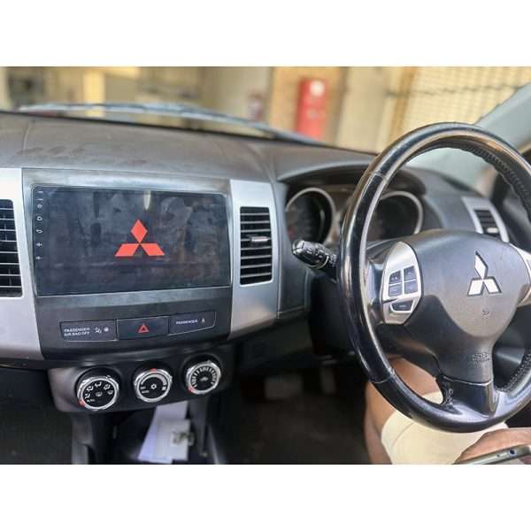 Mitsubishi Outlander 2007  2013 GPS Navigation Bluetooth Radio Unit With Carplay