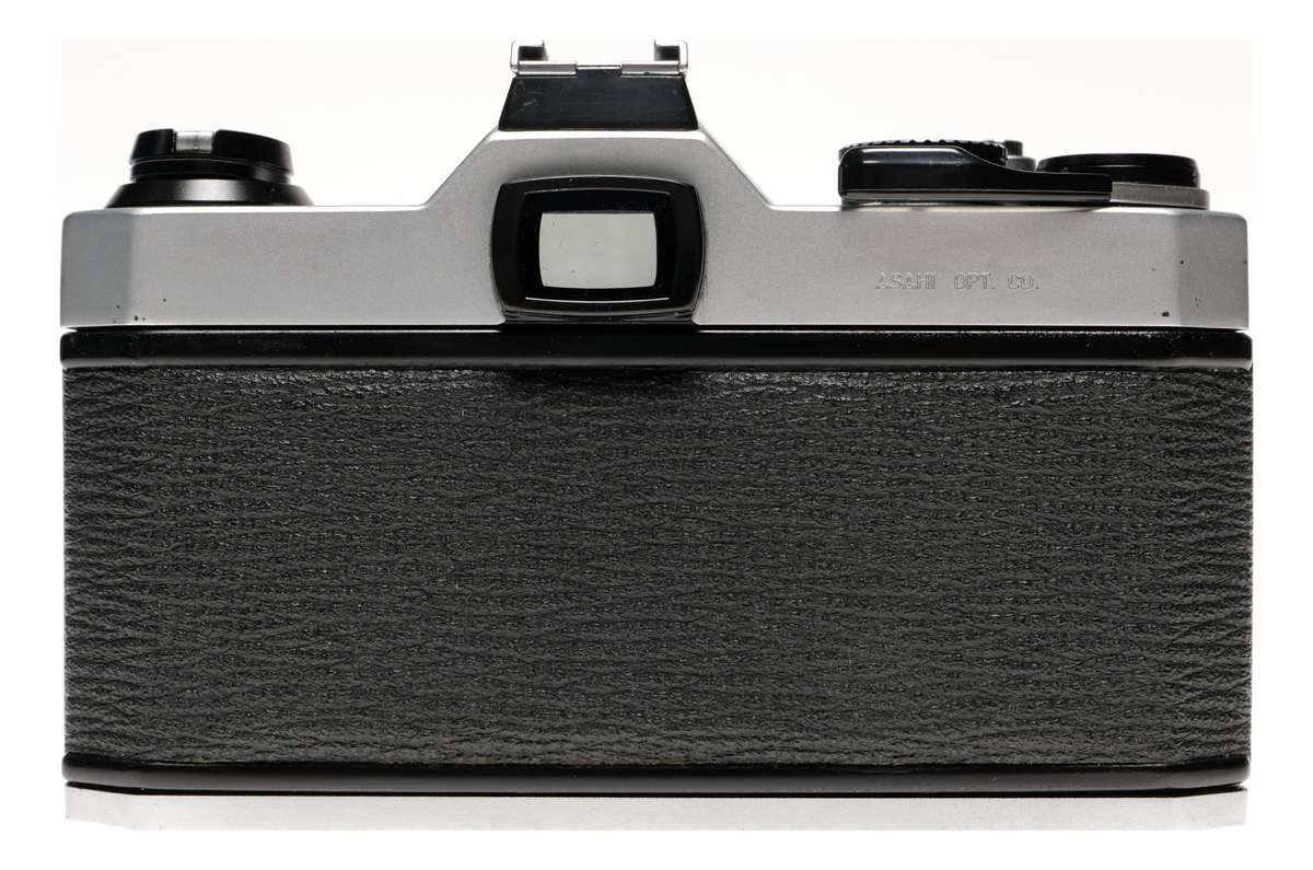 Pentax K1000 35mm SLR Camera with 50mm Lens filters
