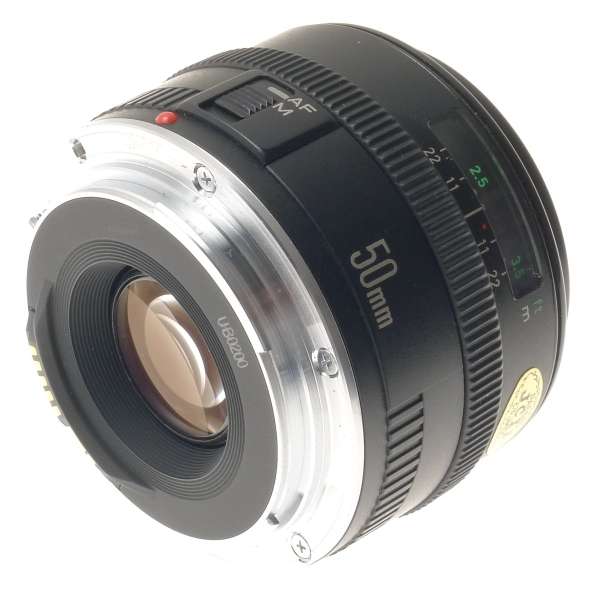 CANON CAMERA LENS EF MOUNT 50mm 1:1.8 UV FILTER 2.8/50mm CAPS CLEAN CONDITION