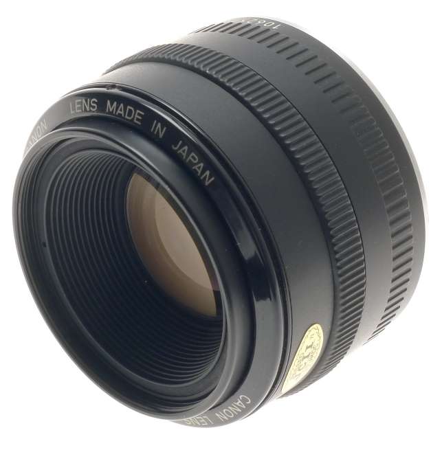 CANON CAMERA LENS EF MOUNT 50mm 1:1.8 UV FILTER 2.8/50mm CAPS CLEAN CONDITION