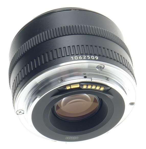 CANON CAMERA LENS EF MOUNT 50mm 1:1.8 UV FILTER 2.8/50mm CAPS CLEAN CONDITION