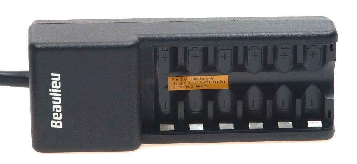 MULTIPLE BATTERY CHARGER UNIT 522 NEW BEAULIEU CAMERA