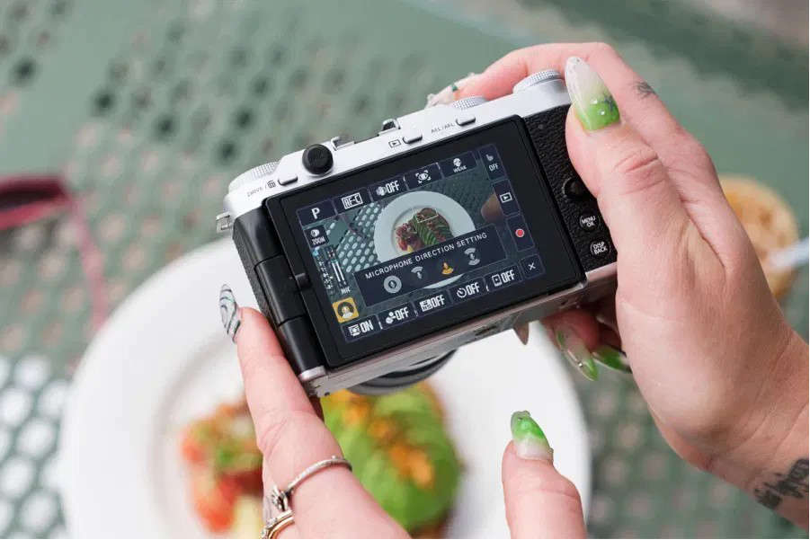 Fujifilm XM5 Mirrorless Camera Body (Silver)