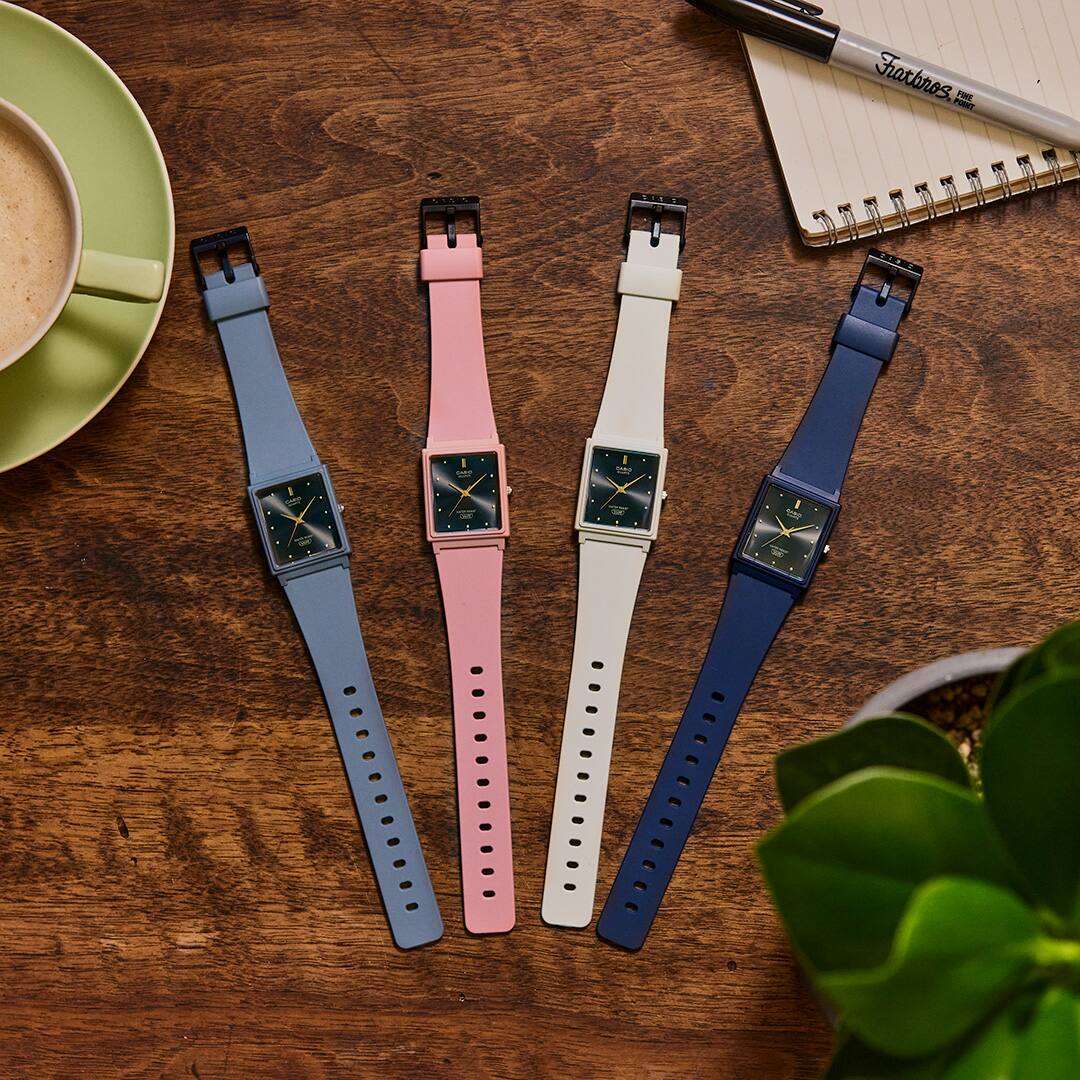 Casio Women's Digital Edgy Retro Watch (MQ-38UC-2A2ER)