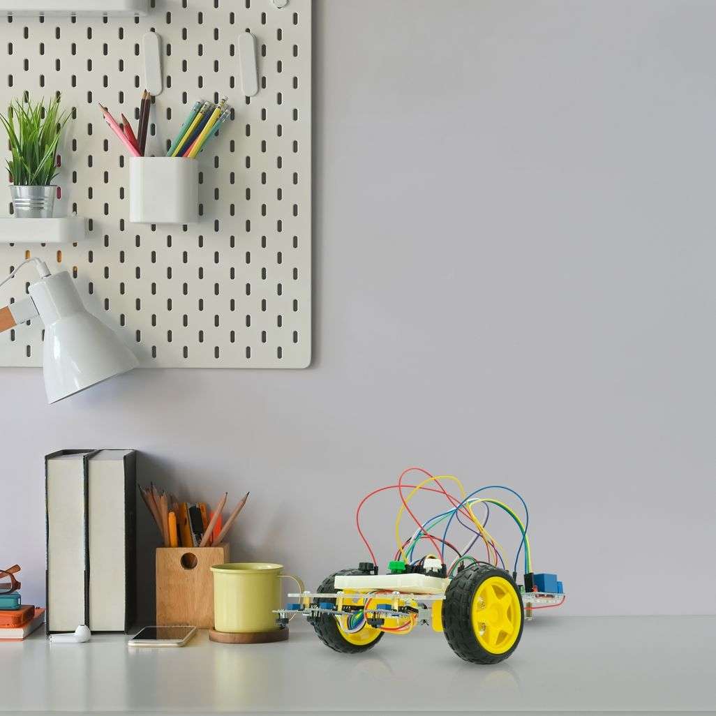 Edu Tech by Resolute - Robot Car