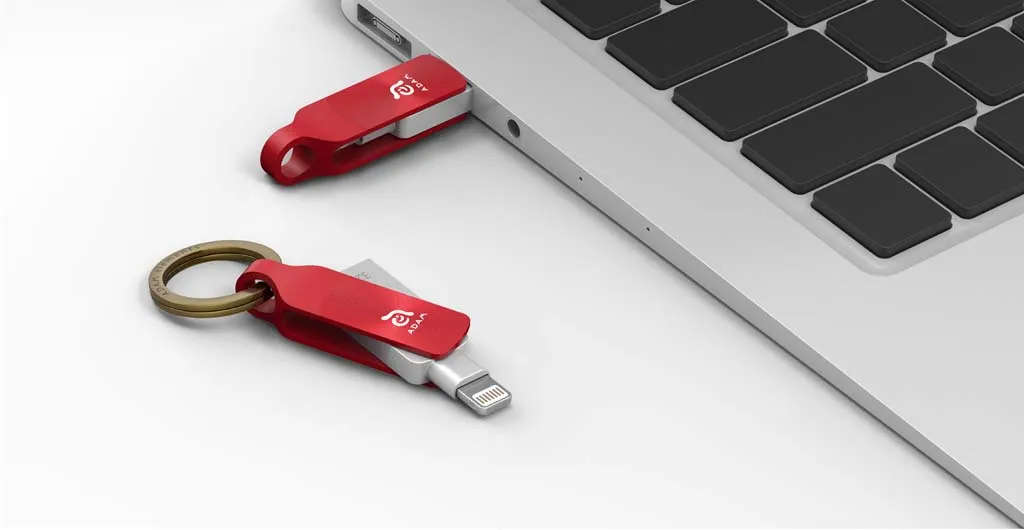 Adam Elements iKlip Duo+ Lightning Flash Drive 32GB - Red