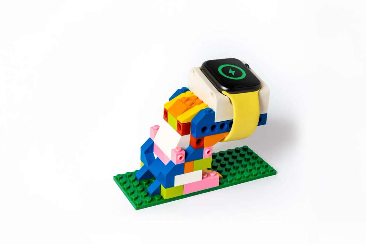 SwitchEasy BLOCKS for Apple Watch charging stand