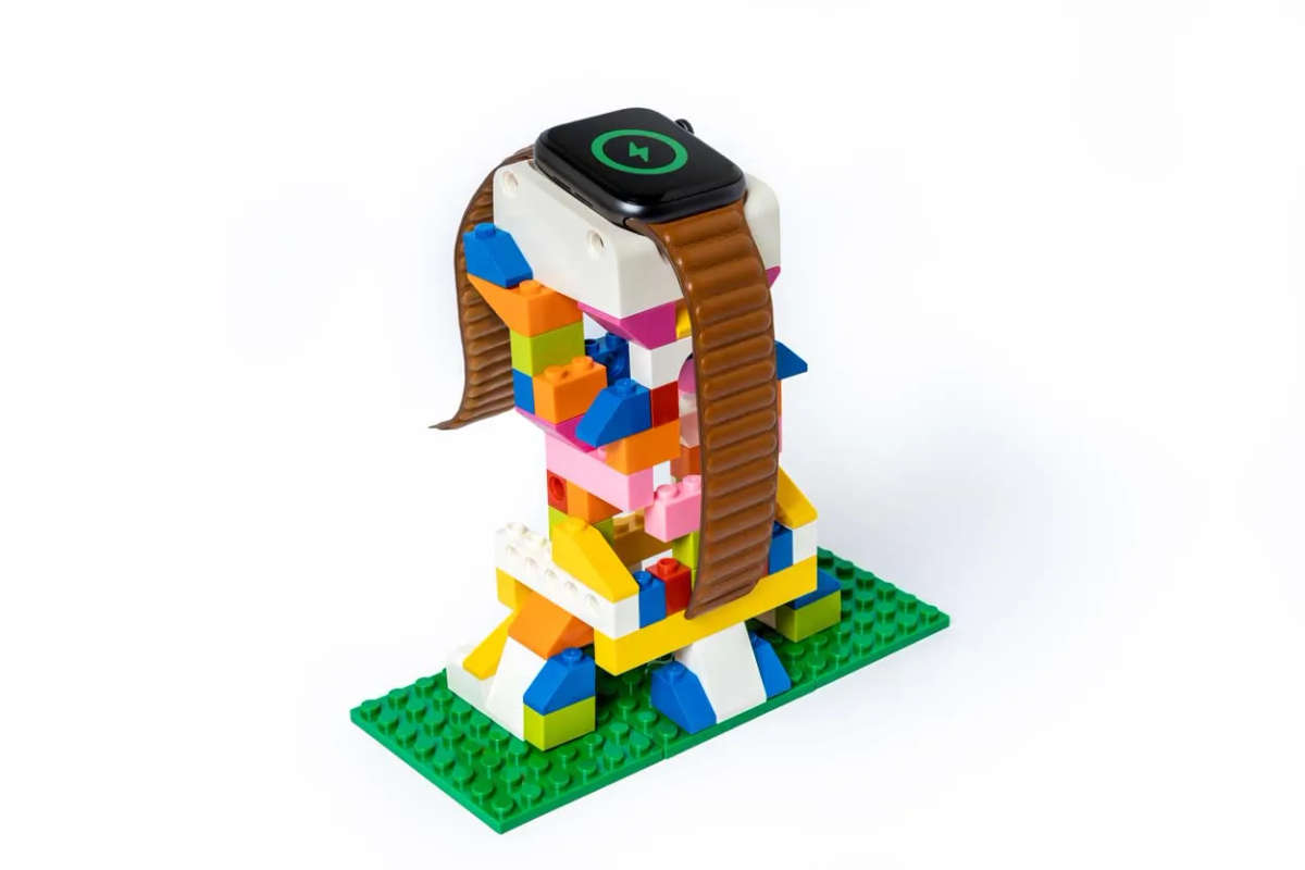 SwitchEasy BLOCKS for Apple Watch charging stand