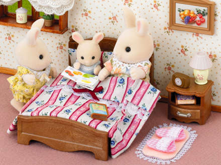 Sylvanian Toys: Semi-Double Bed