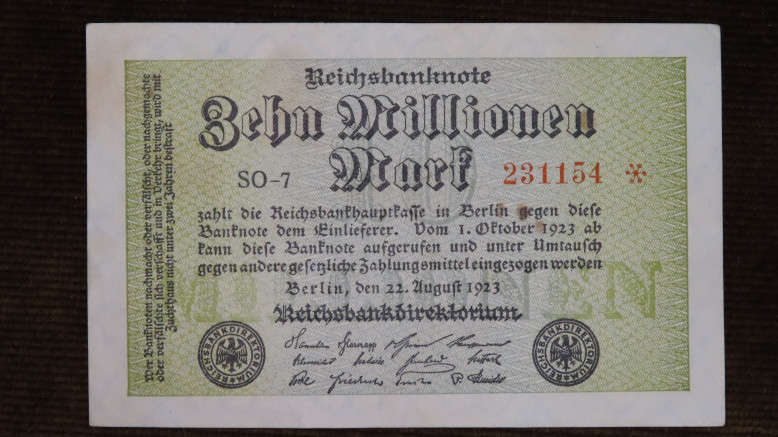 Germany - 10 Million Mark, 1923, p-106c Lattice Watermark
