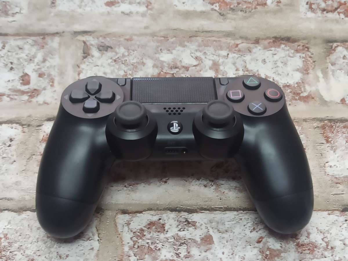 PS4 Slimline 1TB Pre-owned Console : PS4 (Pre-owned)