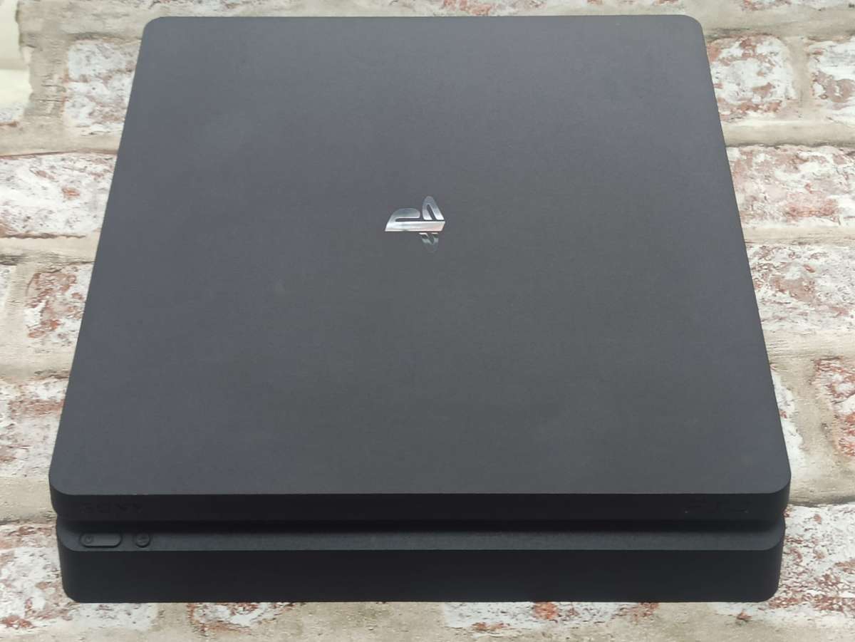 PS4 Slimline 1TB Pre-owned Console : PS4 (Pre-owned)