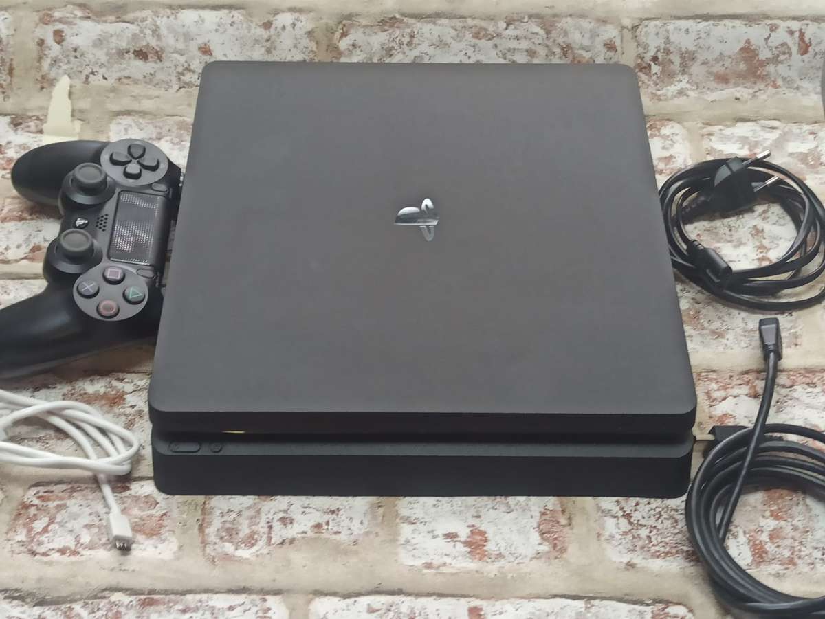 PS4 Slimline 1TB Pre-owned Console : PS4