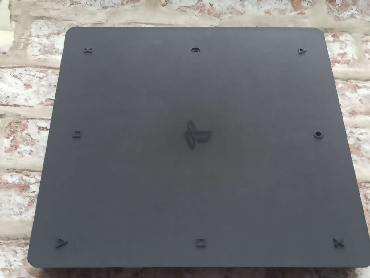 PS4 Slimline 1TB Pre-owned Console : PS4 (Pre-owned)