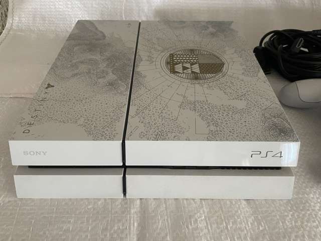 PS4 Destiny Limited edition 500GB Console : (Pre-owned)