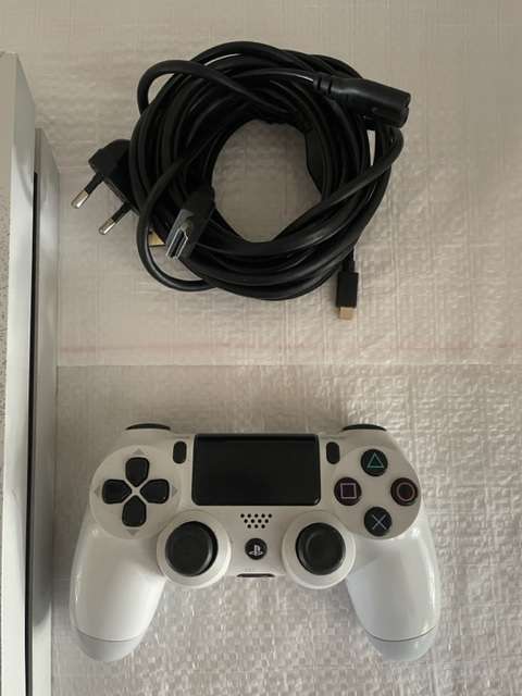 PS4 Destiny Limited edition 500GB Console : (Pre-owned)