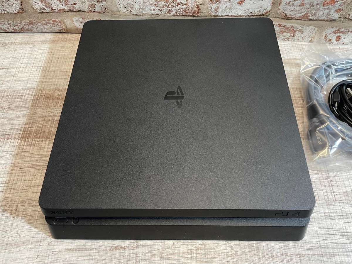 Playstation 4 (PS4) Slimline 1TB Console (Preowned)