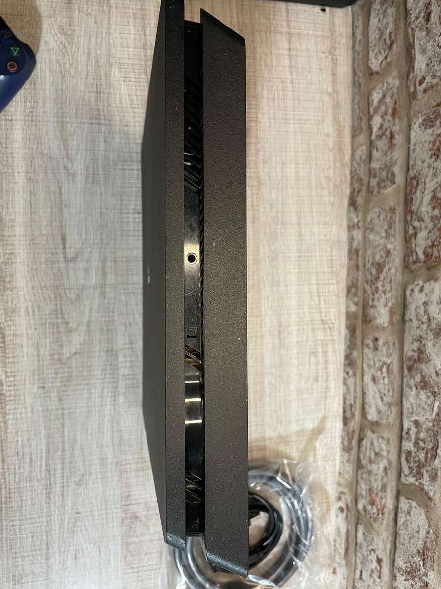 Playstation 4 (PS4) Slimline 1TB Console (Preowned)