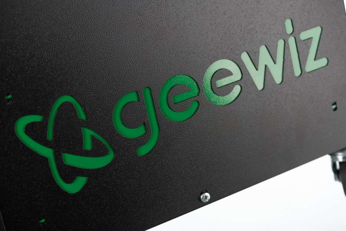 3000VA Mecer Axpert Pure Sine Inverter + 2x 100Ah Battery Trolley (8 HOUR BATTERY LIFE) KIT - 3000W