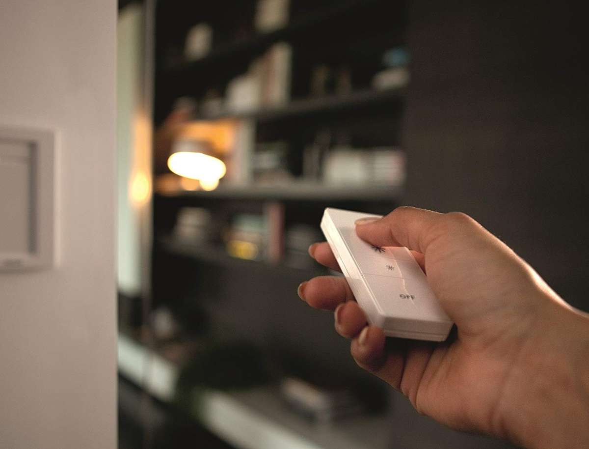 Philips Hue Smart Dimmer Switch with Remote - For Philips Hue Smart Bulbs - Philips 152g