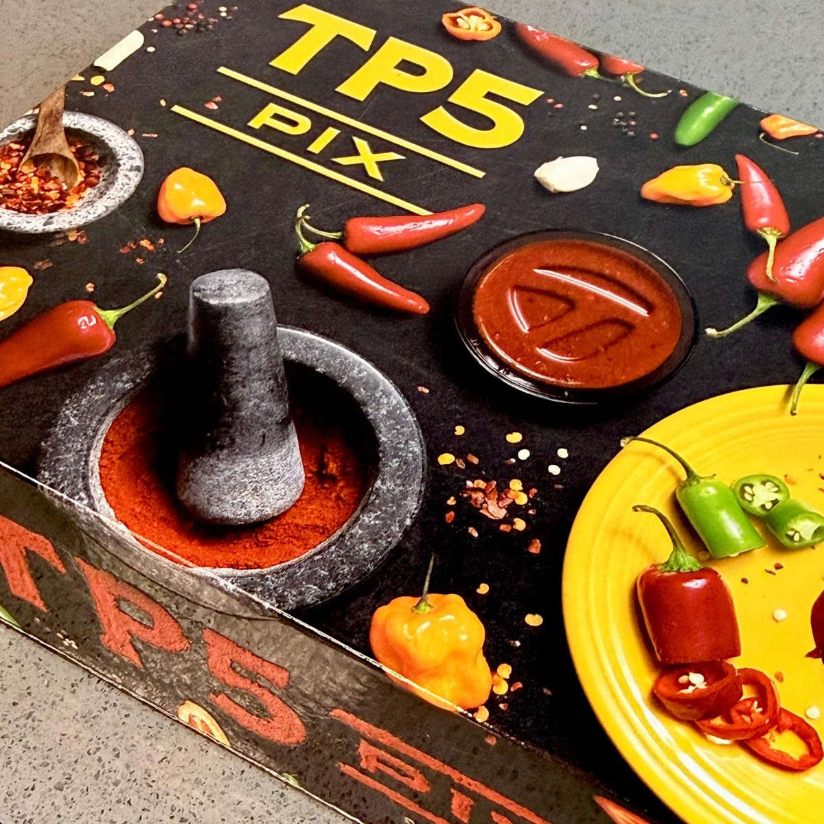 TaylorMade TP5x Pix  Chili Pepper Limited Edition (3)