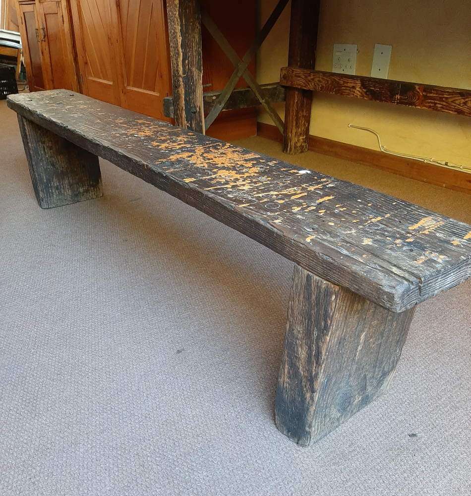 Sitting bench
