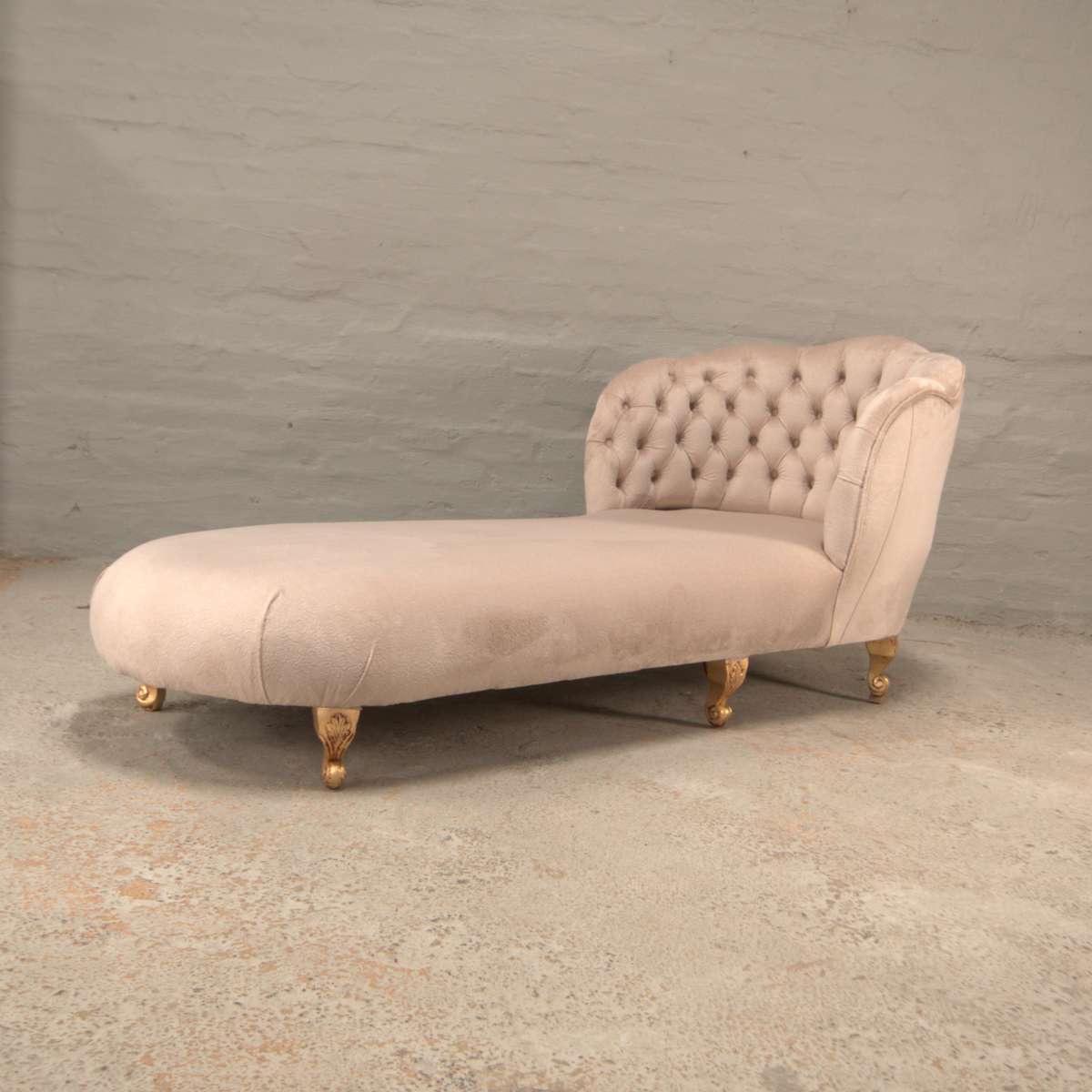 Classic Chaise Longue