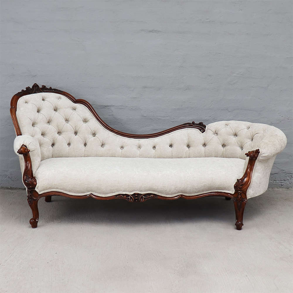 Victorian Walnut Chaise Longue
