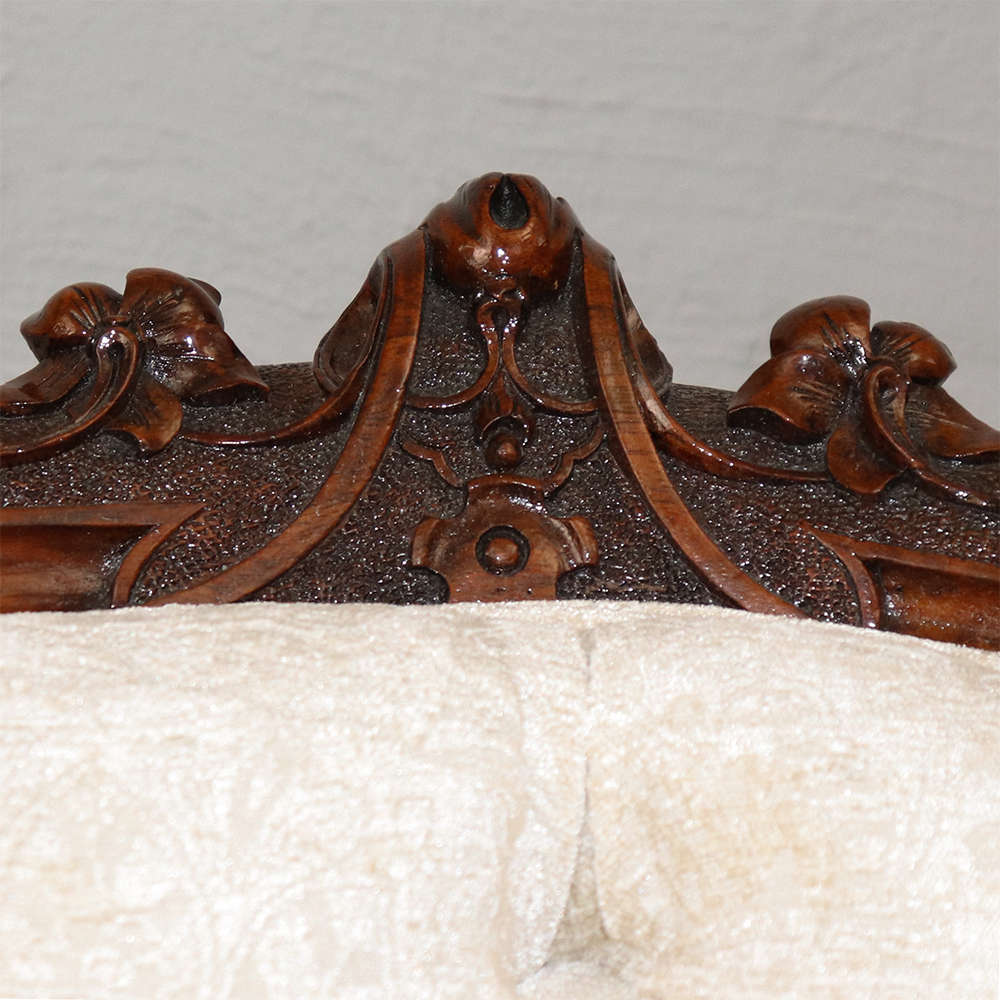 Victorian Walnut Chaise Longue