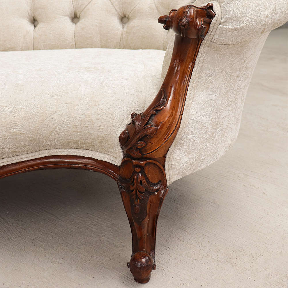 Victorian Walnut Chaise Longue