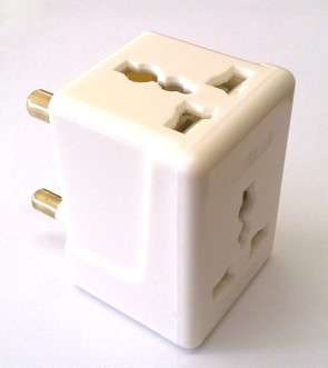 ADAPTOR MULTIPURPOSE SA MAINS 250VAC 15A G45700000