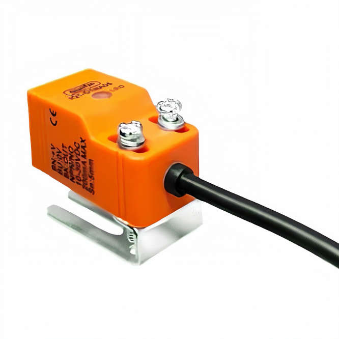 PROXIMITY SWITCH / SENSOR 10-30VDC NPN 5mm 5m LEAD IQ1-D1NA05