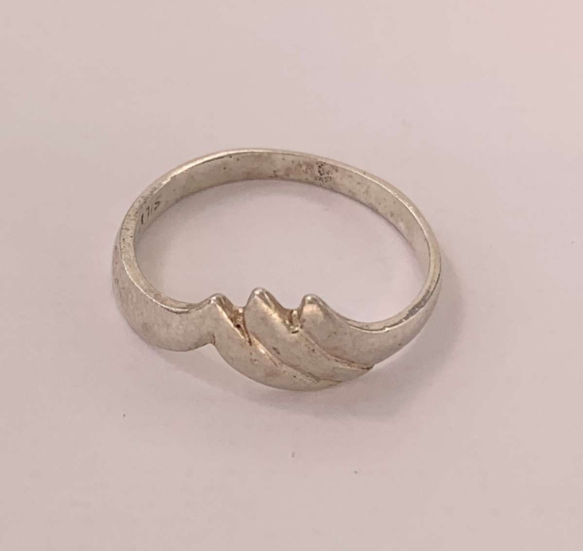 Ring - 925 Silver Mid Finger Band, V Shape With Pattern #ML273