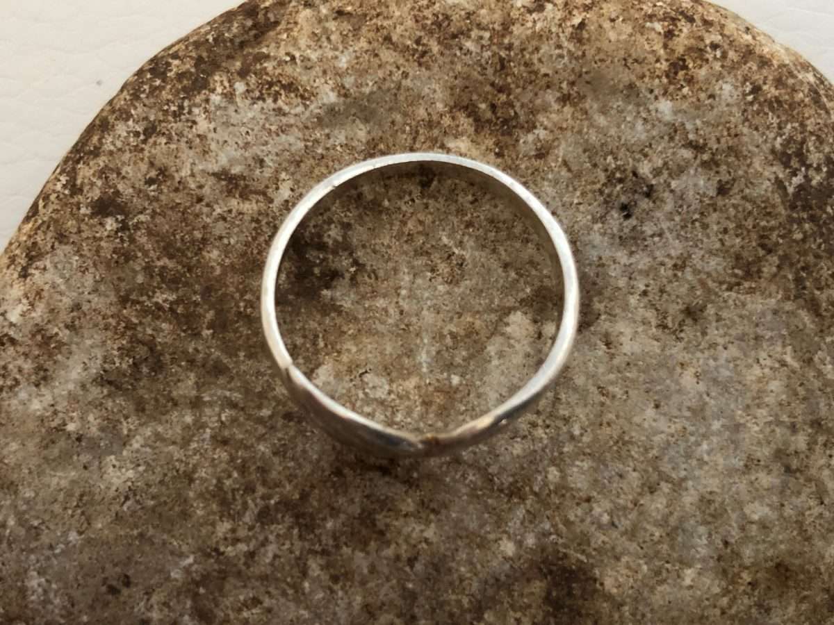 Ring - 925 Silver Mid Finger Band, V Shape With Pattern #ML273