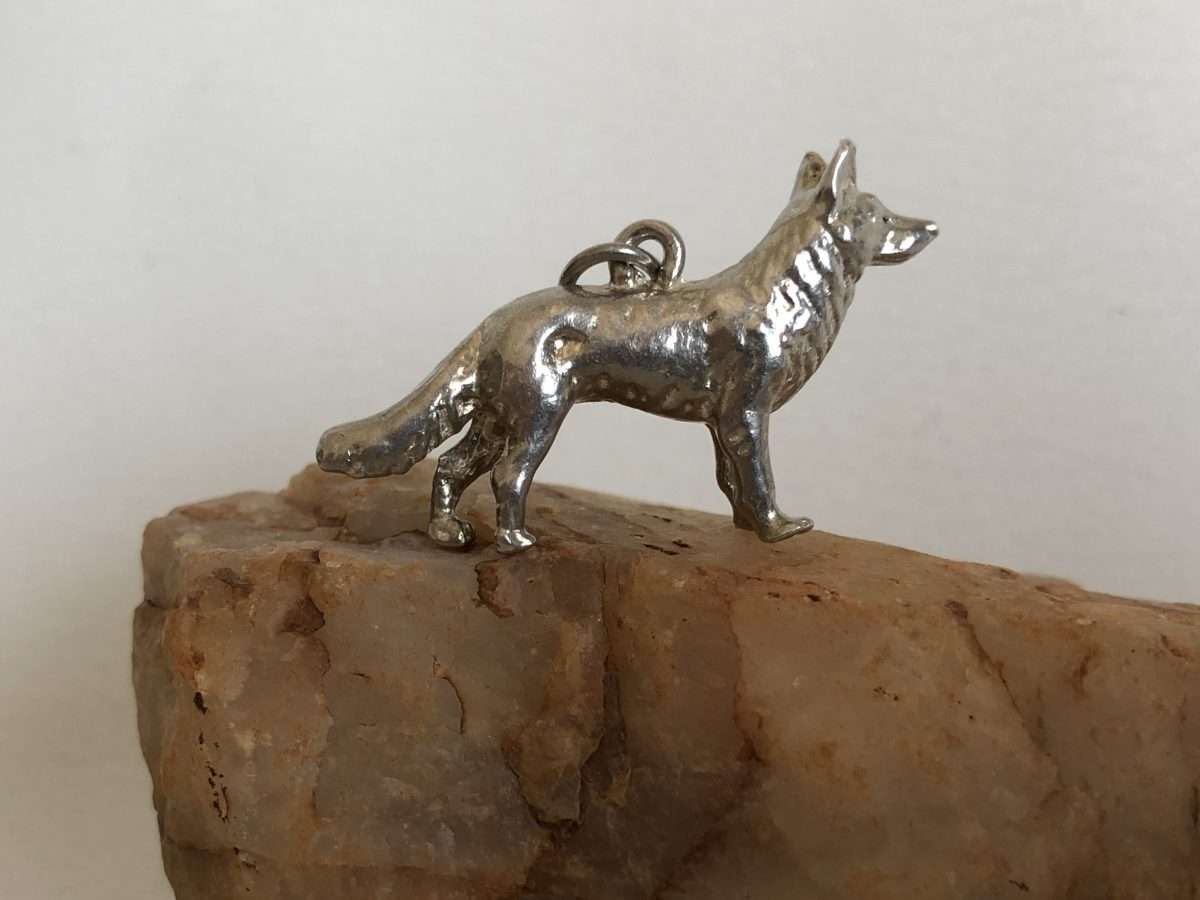 Pendant/Charm - Silver Tone German Shephard #ML378
