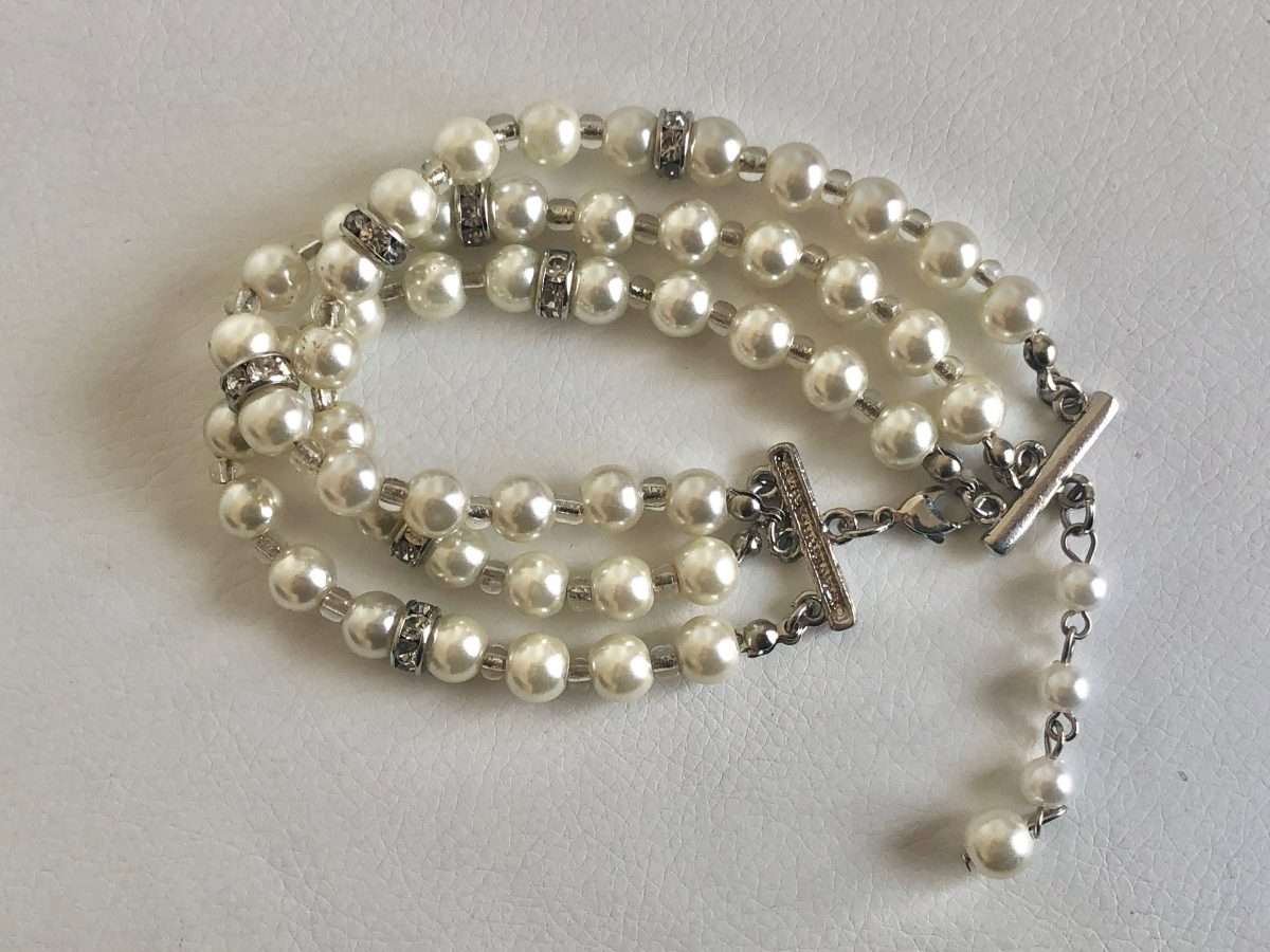 Bracelet With Silver Tone Clasp - 3 strands With Pearly Beads and Diamante circles #ML505| Dimens...