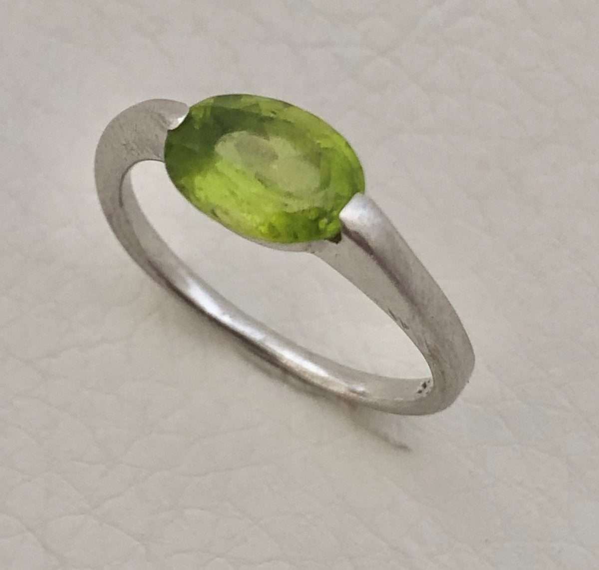 925 Silver Band with Lime Green Oval Stone #ML506 R495.00
