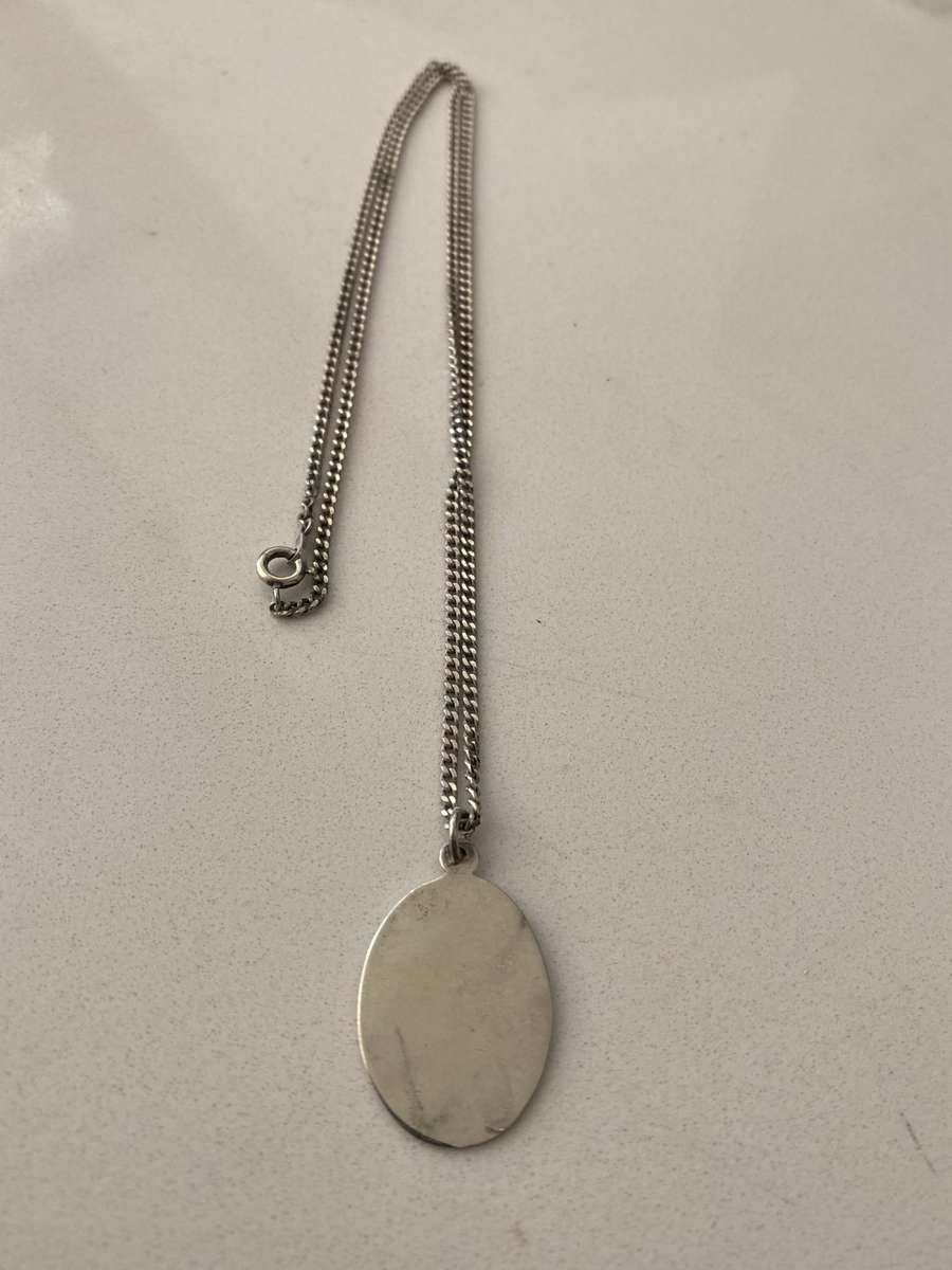 Pendant - Silver Oval Disk on Silver Chain #ML691