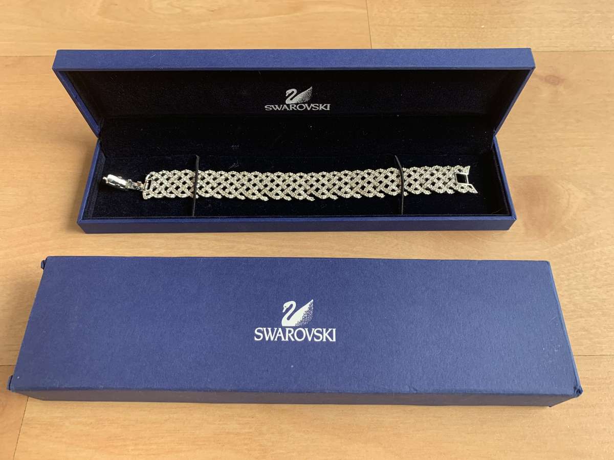Swarovski Bracelet - Criss Cross Design With Small Swarovski Crystals #ML702 R699.00 |