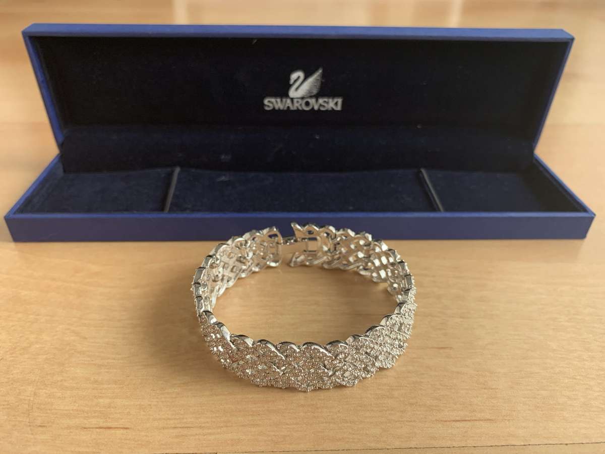 Swarovski Bracelet - Criss Cross Design With Small Swarovski Crystals #ML702 R699.00 |