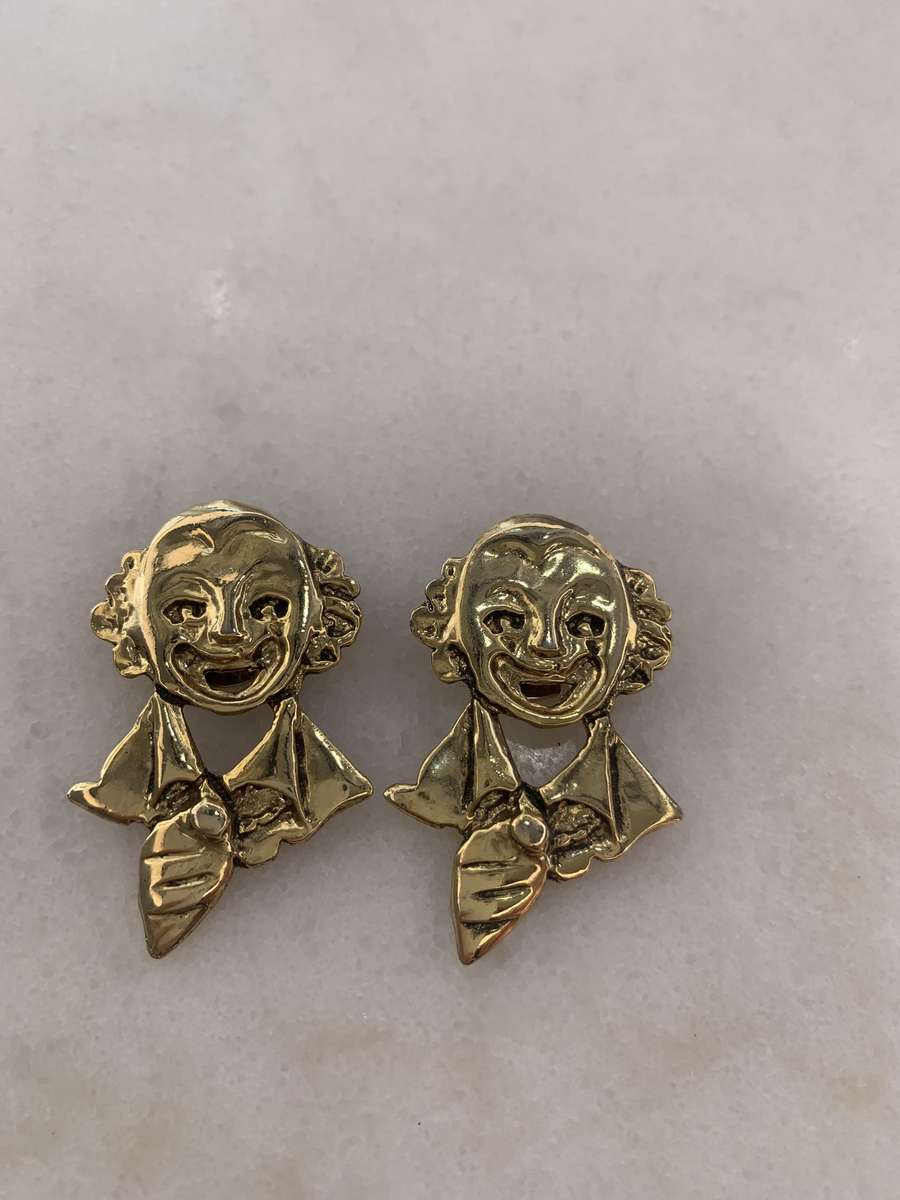Scarf Clips - 2 Metal Clown Heads. Gold Coloured  #ML785
