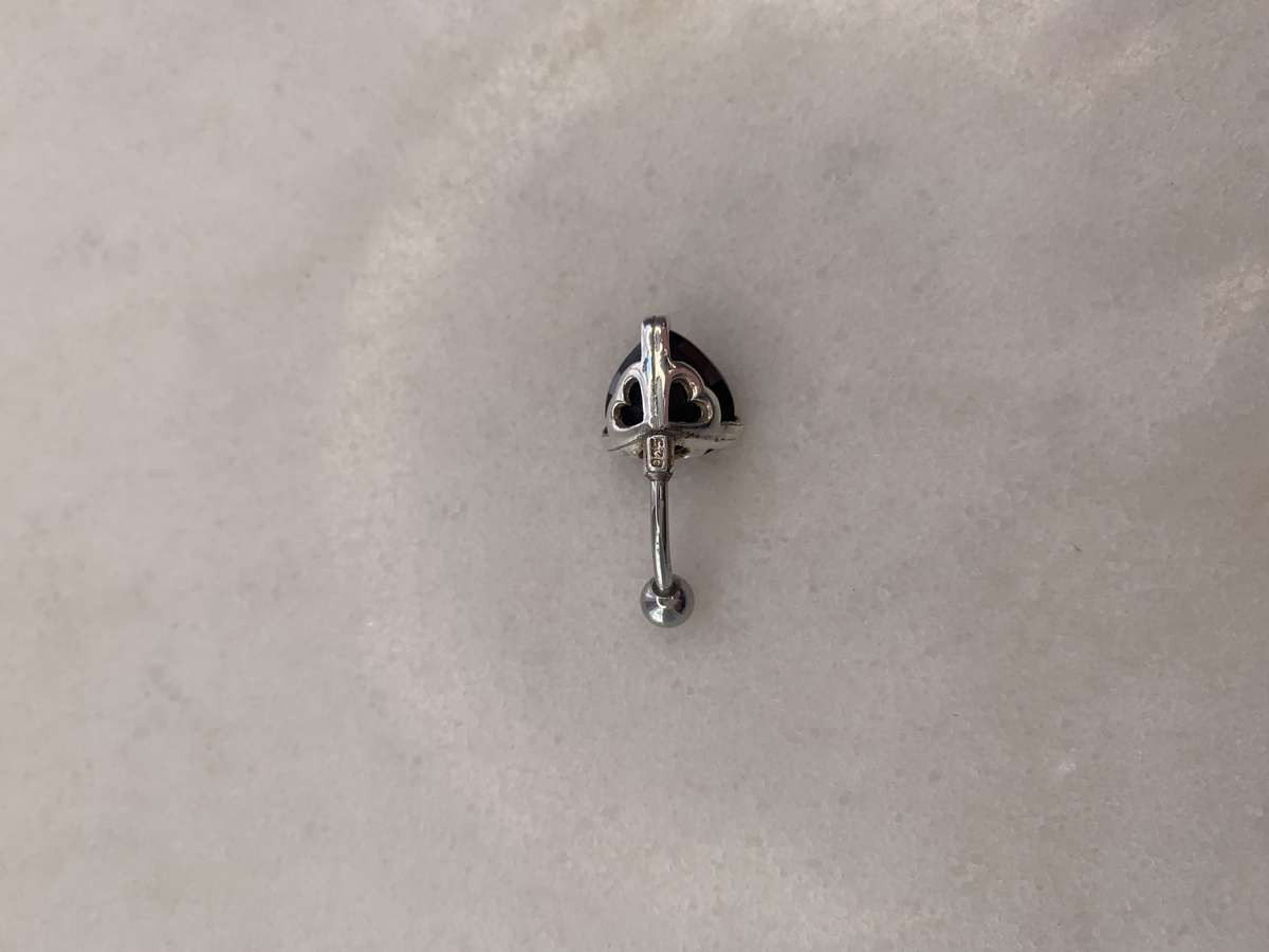 925 Silver Belly Ring With Dark Heart Shaped Stone
