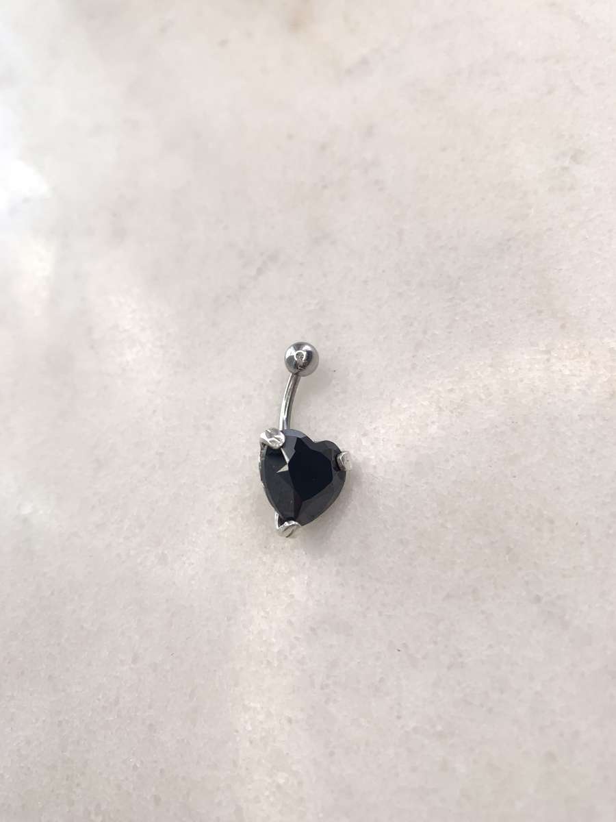 925 Silver Belly Ring With Dark Heart Shaped Stone