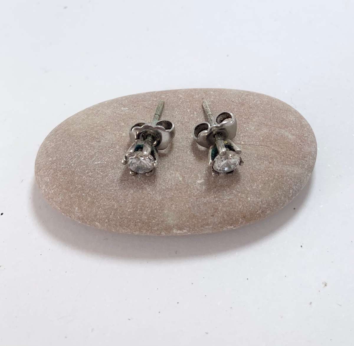 Earrings - Studs with Diamante. Silver Colour #ML1077 R195.00 | Dimensions: Diamante 5mm D