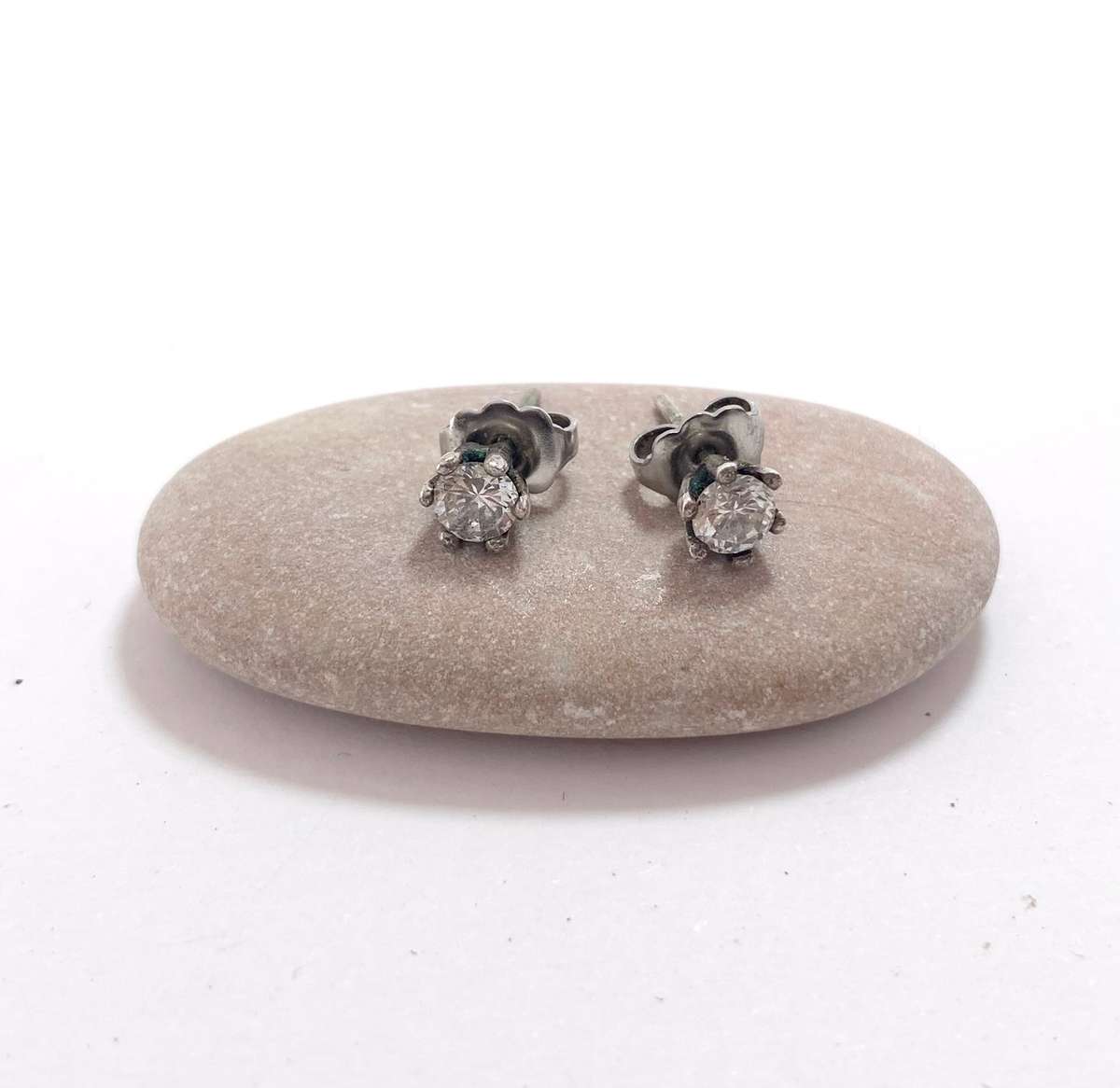 Earrings - Studs with Diamante. Silver Colour #ML1077 R195.00 | Dimensions: Diamante 5mm D