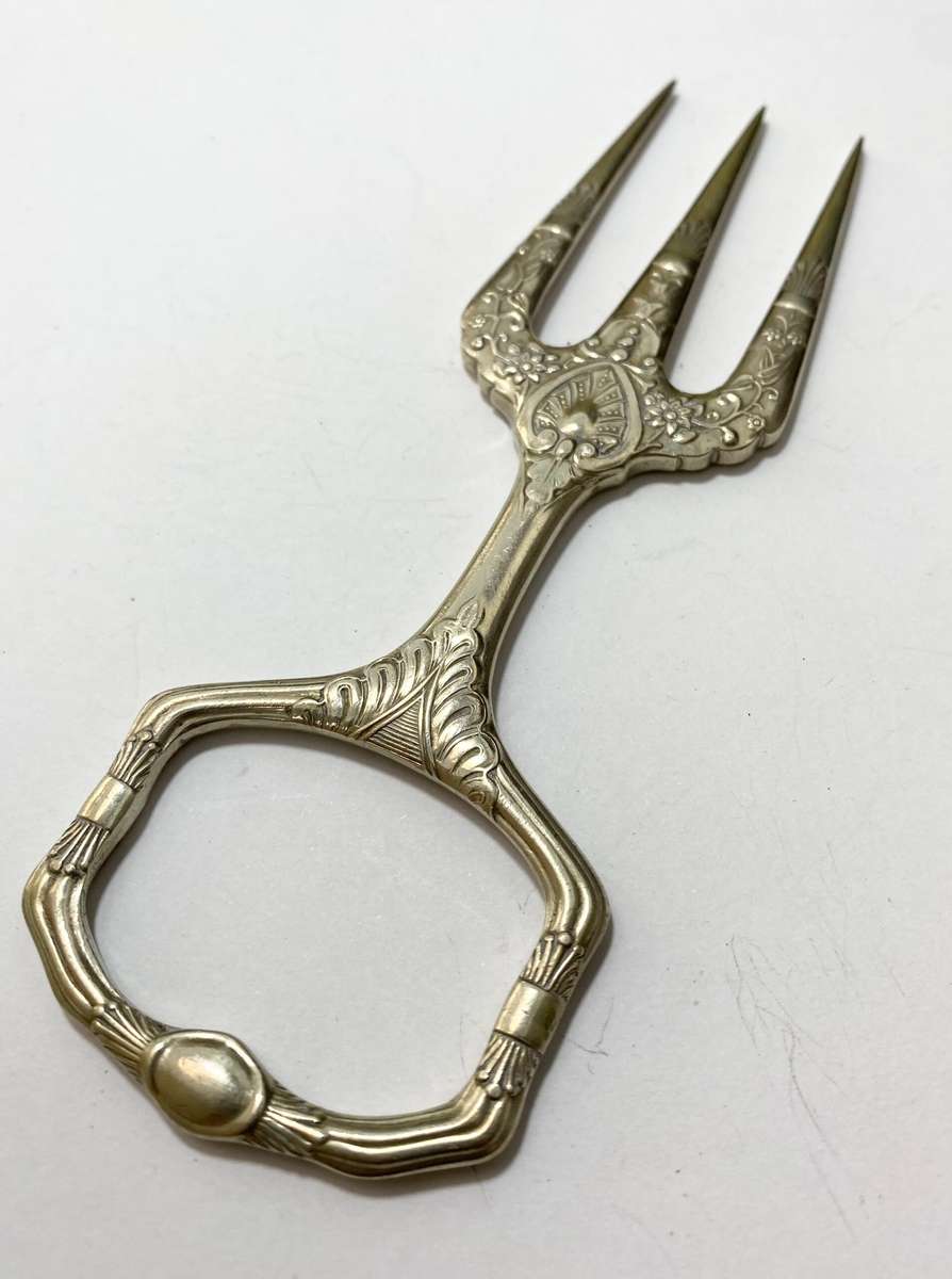 Antiques & Collectibles - Antique Silver Plated Meat or Game Carving Fork. Floral Design #ML1387