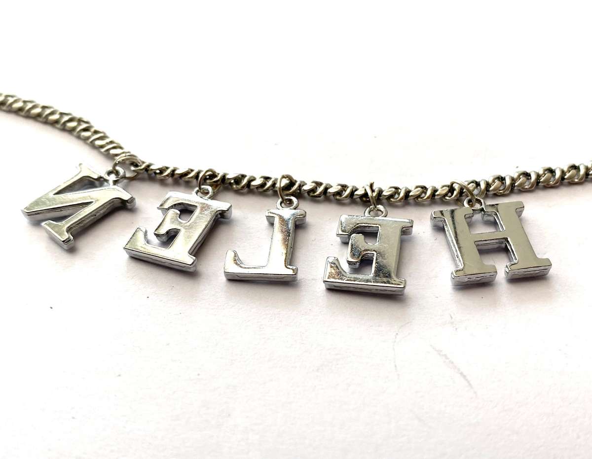 Bracelet - Chain With Name 'Helen'. Small Diamante Stones. Silver Colour #ML1640