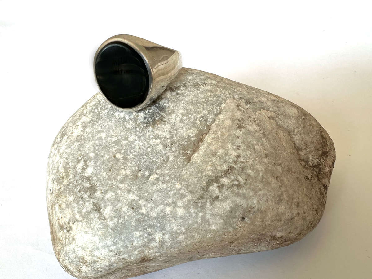 Ring - Silver Ring Stamped. Oval Onyx Stone Size U ML1749