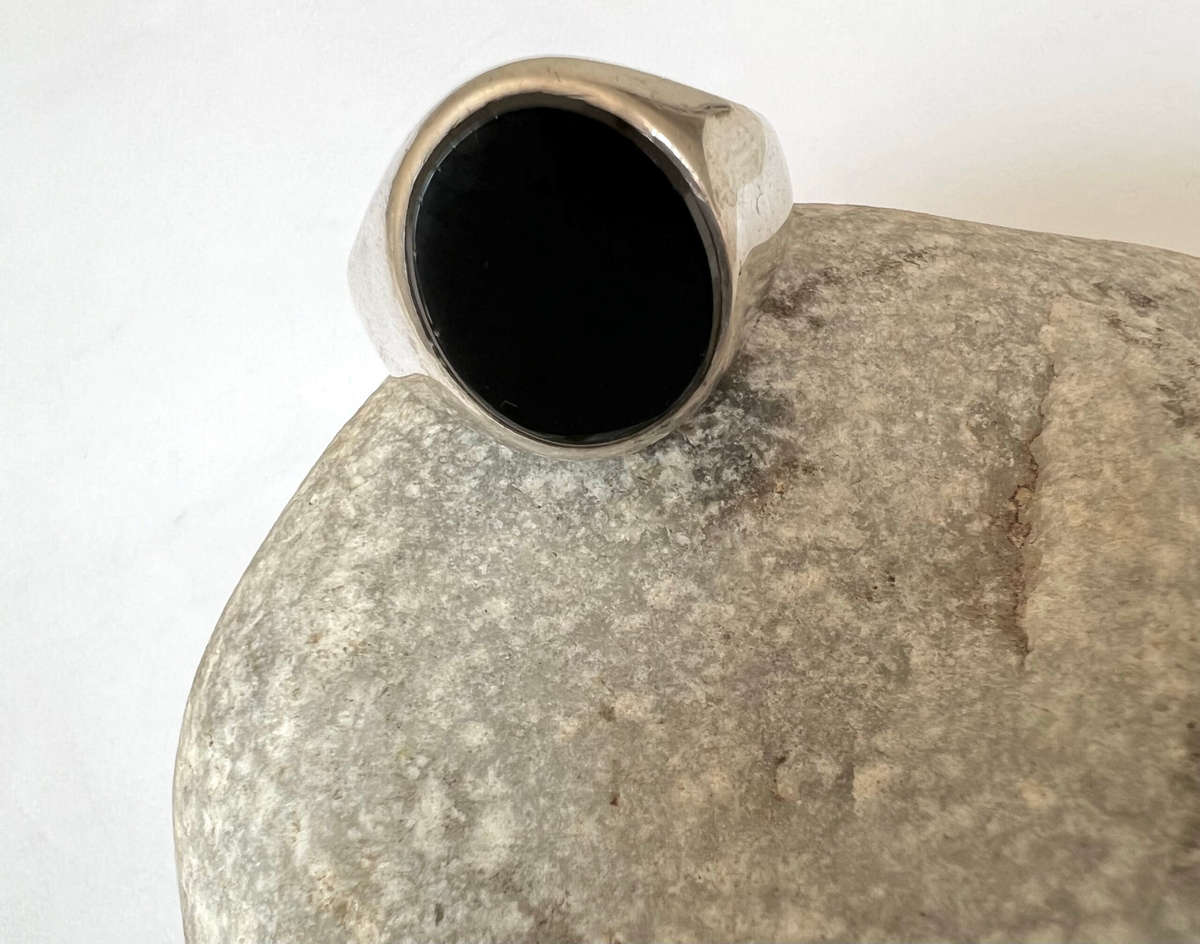 Ring - Silver Ring Stamped. Oval Onyx Stone Size U ML1749