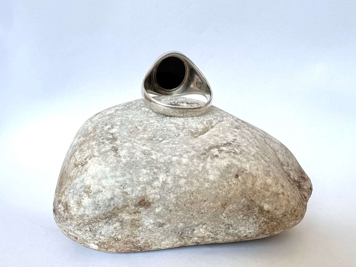 Ring - Silver Ring Stamped. Oval Onyx Stone Size U ML1749